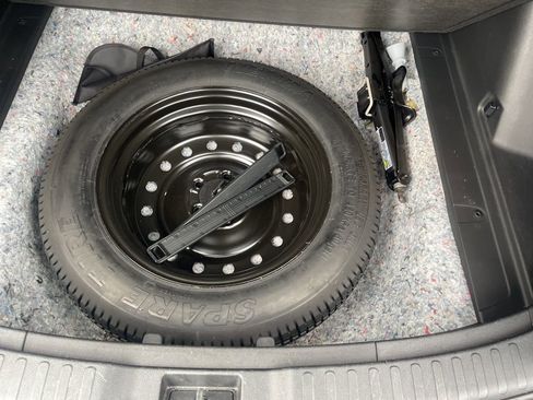 Used 2018 Honda CR-V Touring image 9