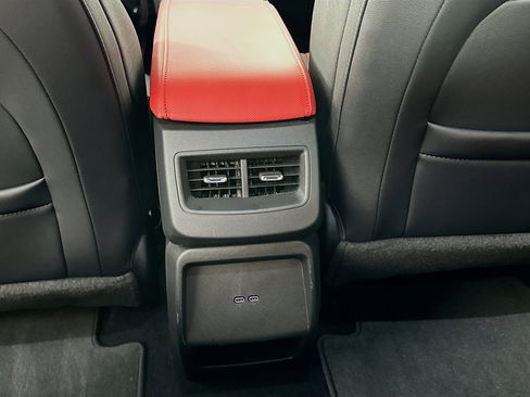 Used 2024 Chevrolet Equinox EV RS image 27