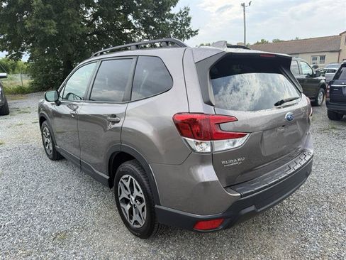 Used 2022 Subaru Forester Premium AWD/4WD image 7