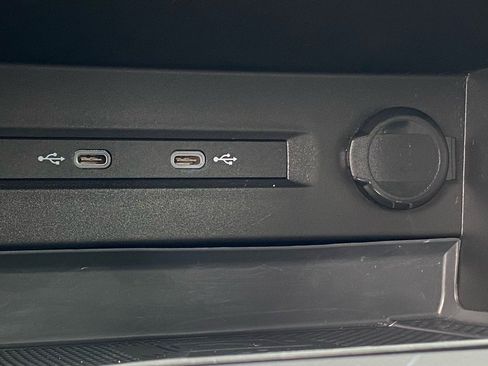 Used 2022 Volkswagen Taos SE w/ Panoramic Sunroof Package image 19