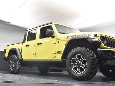 Used 2024 Jeep Gladiator Mojave w/ Technology Group image 31