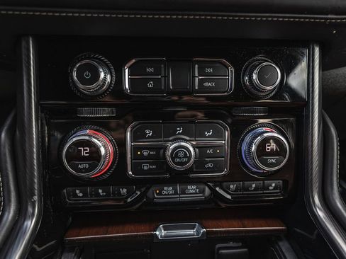 Used 2023 GMC Yukon Denali Ultimate image 19