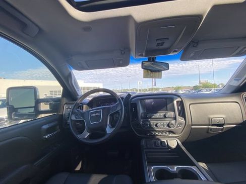 Used 2017 GMC Sierra 2500 SLT w/ Duramax Plus Package AWD/4WD image 4