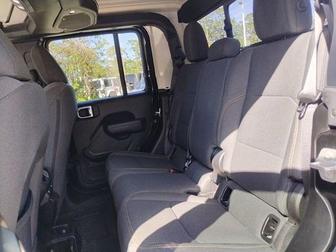 Certified 2024 Jeep Gladiator Sport image 12