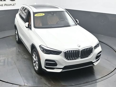 Used 2023 BMW X5 xDrive40i w/ Premium Package AWD/4WD image 46