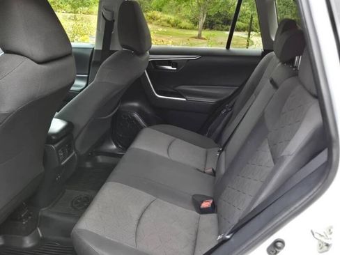 Used 2020 Toyota RAV4 XLE w/ Convenience Package AWD/4WD image 14