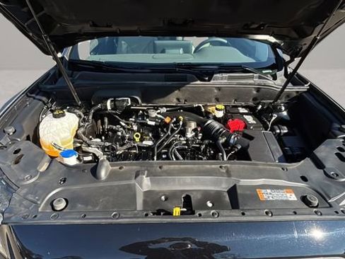 Used 2023 Lincoln Nautilus Standard w/ Premium Package image 32