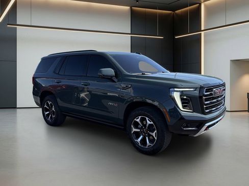 Certified 2025 GMC Yukon AT4 w/ AT4 Premium Package AWD/4WD image 7