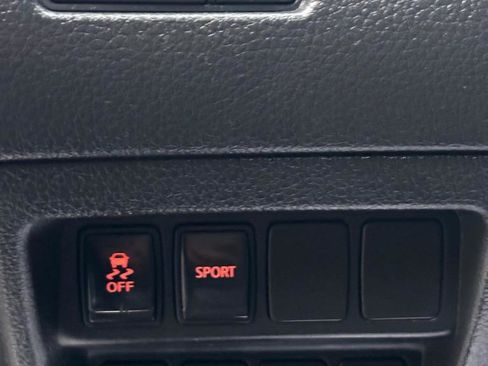 Used 2015 Nissan Rogue SV image 19