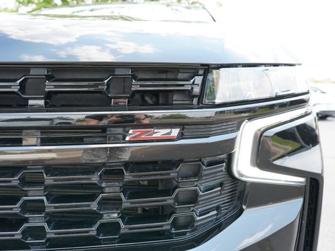 Used 2024 Chevrolet Tahoe Z71 w/ Luxury Package AWD/4WD image 19
