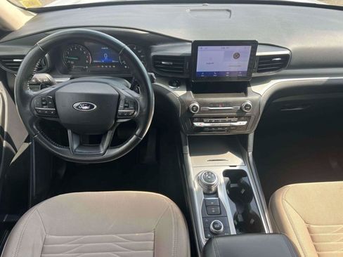 Used 2020 Ford Explorer XLT AWD/4WD image 17