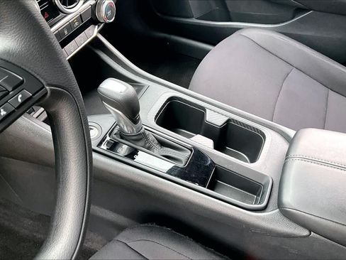 Used 2025 Nissan Sentra S FWD image 15