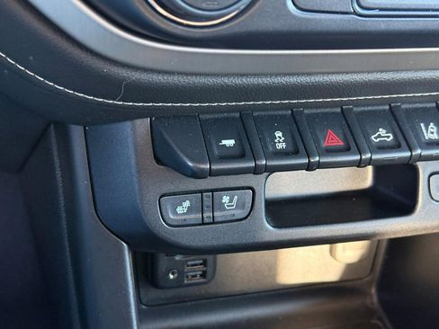 Used 2019 GMC Canyon Denali image 25