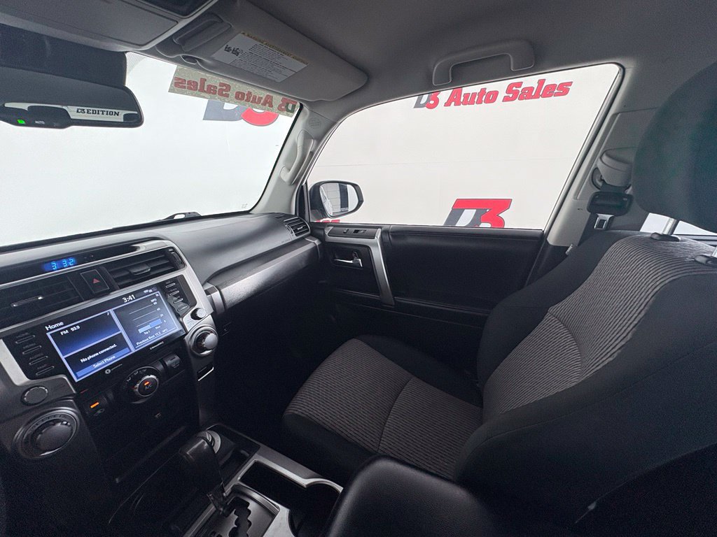 Used 2021 Toyota 4Runner SR5 AWD/4WD image 31