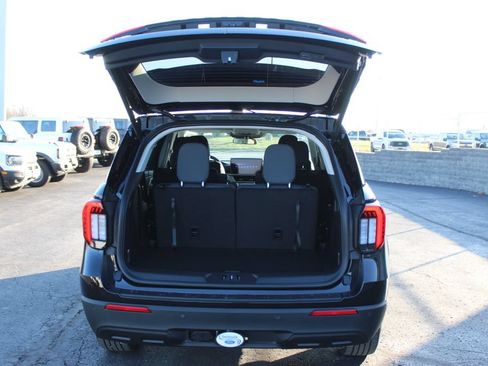 New 2026 Ford Explorer Active AWD/4WD image 15