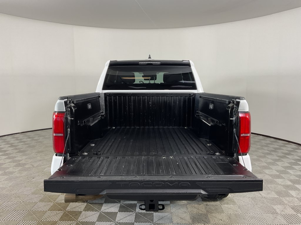 Used 2025 Toyota Tacoma SR5 AWD/4WD image 20