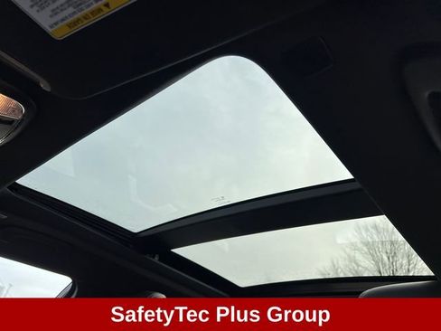 Used 2023 Chrysler 300 S w/ Comfort Group image 8