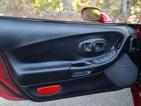 Used 2002 Chevrolet Corvette Coupe w/ Preferred Equipment Group2 image 24