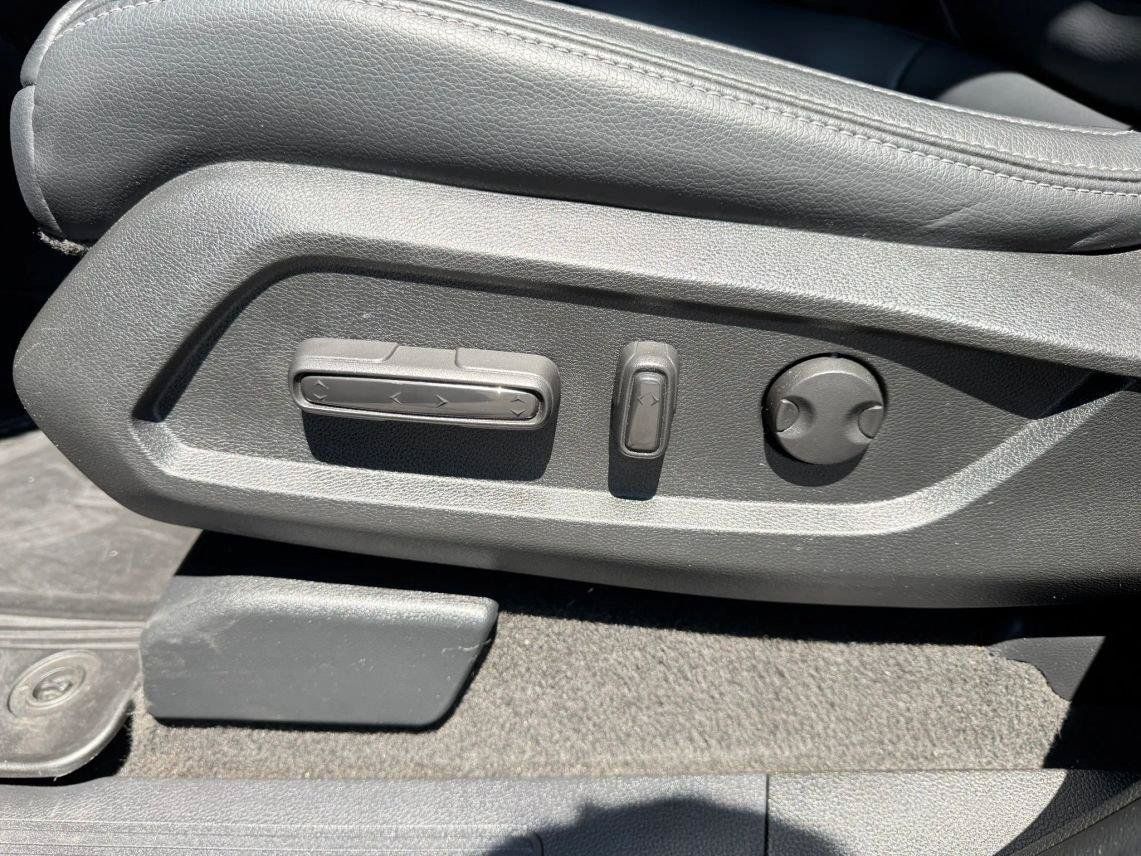 Used 2023 Honda Pilot Touring image 10