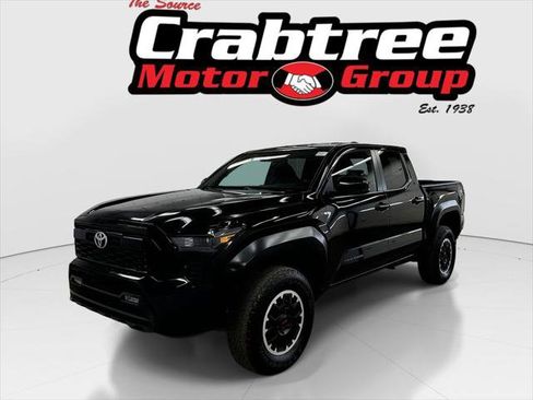 Certified 2024 Toyota Tacoma TRD Off-Road AWD/4WD image 1