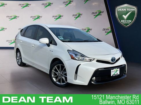 Used 2017 Toyota Prius V Two image 1