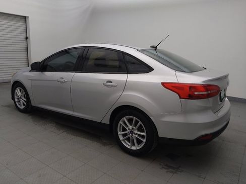 Used 2018 Ford Focus SE image 3