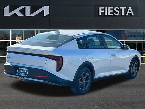 New 2025 Kia K4 LXS image 4