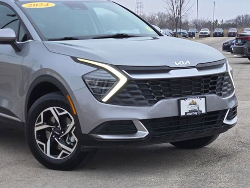 Used 2024 Kia Sportage LX image 2
