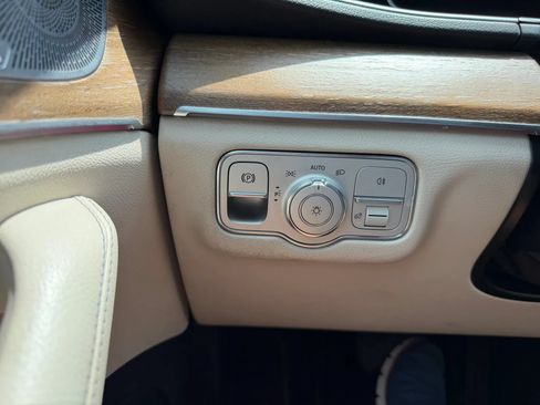 Used 2021 Mercedes-Benz GLE 350 w/ Premium Package image 26