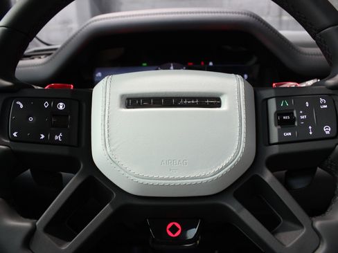 Used 2026 Land Rover Defender 110 OCTA image 59