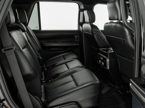 Used 2018 Ford Expedition XLT w/ Equipment Group 202A AWD/4WD image 35
