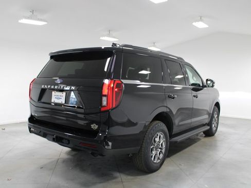 New 2026 Ford Expedition Active image 8