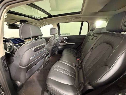 Used 2025 BMW X7 xDrive40i AWD/4WD image 18