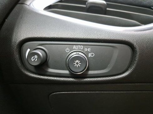 Used 2020 Chevrolet Malibu LT FWD image 22