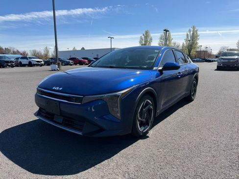 Used 2025 Kia K4 EX image 3