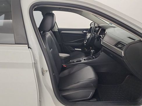 Used 2019 Volkswagen Jetta SE FWD image 25