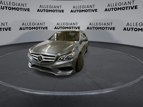 Used 2016 Mercedes-Benz E 400 Sedan image 5