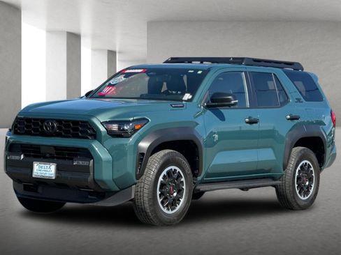 Used 2025 Toyota 4Runner 4WD image 8