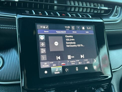 New 2025 Jeep Grand Cherokee Laredo X w/ Luxury Tech Group I image 18