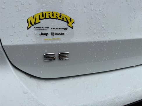 Used 2024 Volkswagen Taos SE image 17