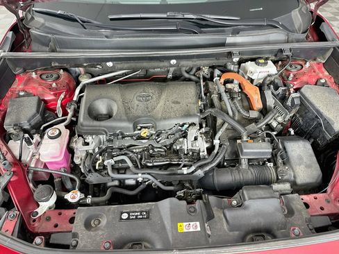Used 2021 Toyota RAV4 XLE AWD/4WD image 30