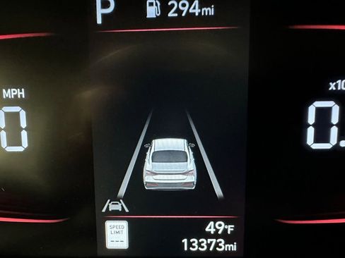 Used 2025 Hyundai Elantra Sport image 23