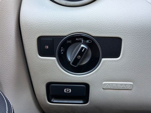 Used 2015 Mercedes-Benz SLK 250 image 15