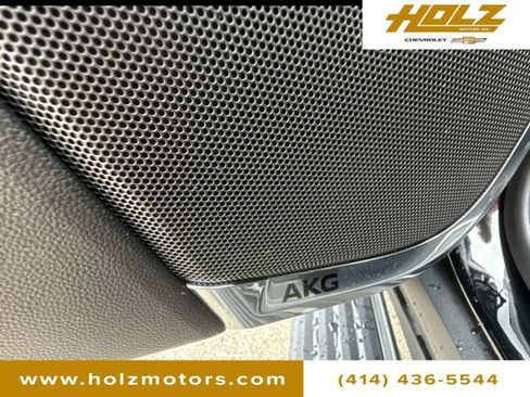 Used 2025 Cadillac Escalade ESV V image 24