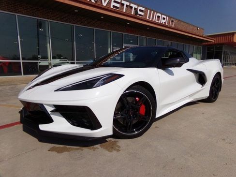 Used 2024 Chevrolet Corvette Stingray Preferred Conv w/ Z51 Performance Package RWD image 2