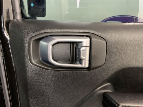 Used 2020 Jeep Wrangler Unlimited Sport AWD/4WD image 36