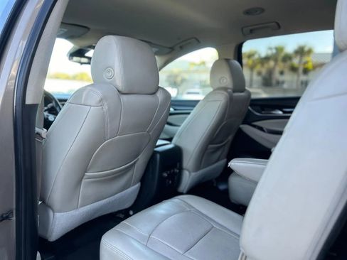 Used 2020 Buick Enclave Essence FWD image 17
