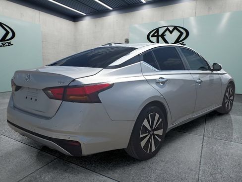 Used 2021 Nissan Altima 2.5 SV FWD image 3