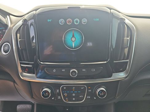 Used 2019 Chevrolet Traverse LT FWD image 21