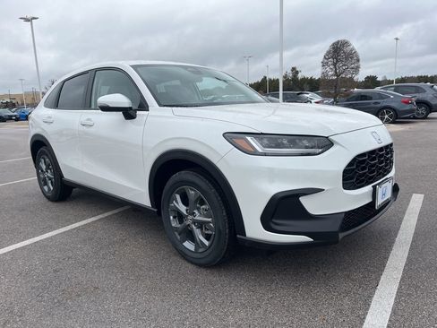 New 2026 Honda HR-V LX image 2